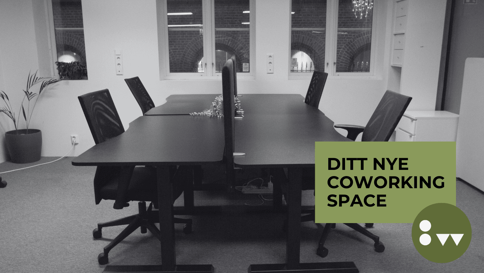 Fire kontorplasser, perfekt for et lite selskap!